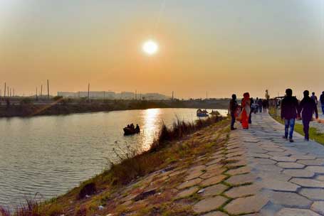 lake in uttara